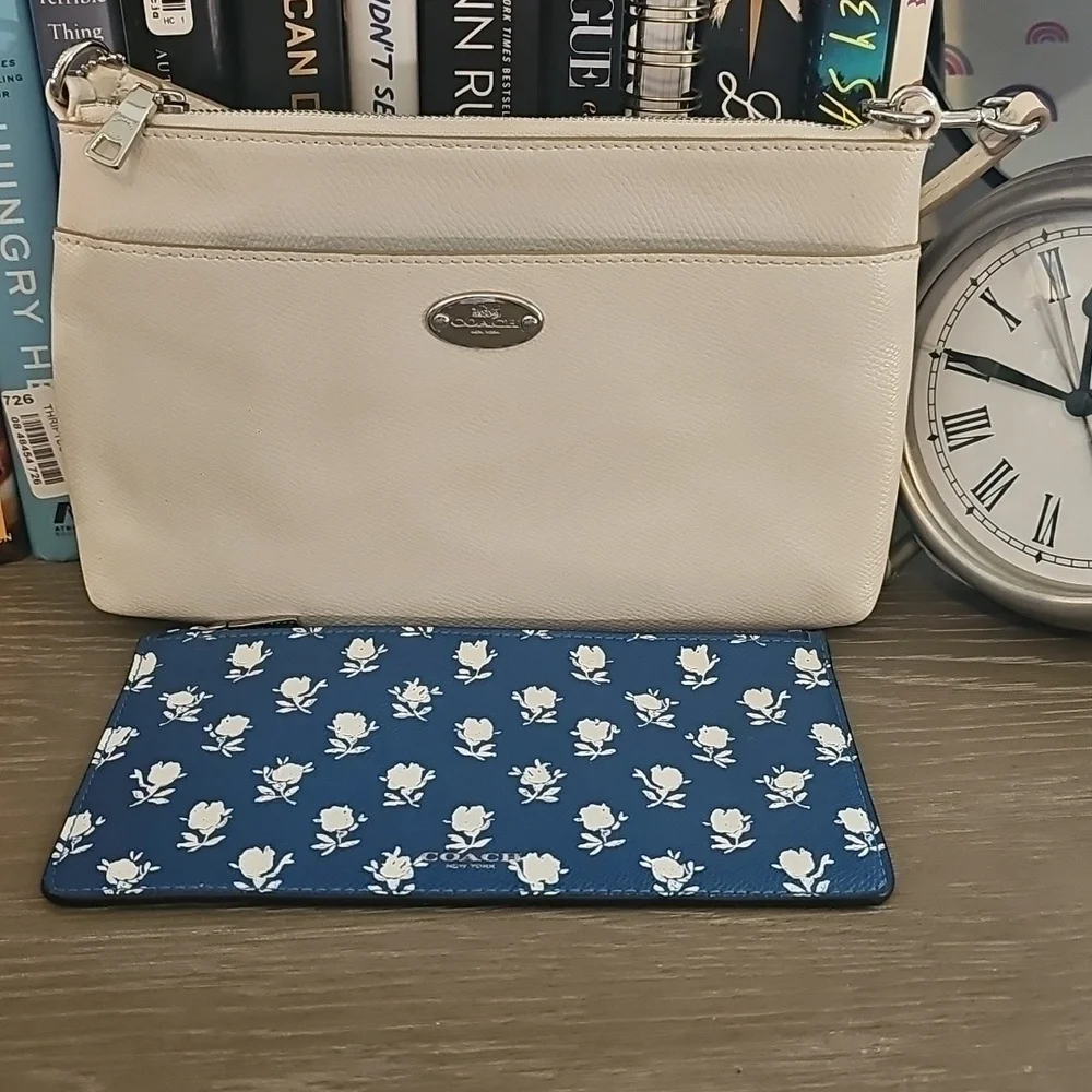 Coach Badlands IVORY CLUTCH SET EXCELLENT CONDITION